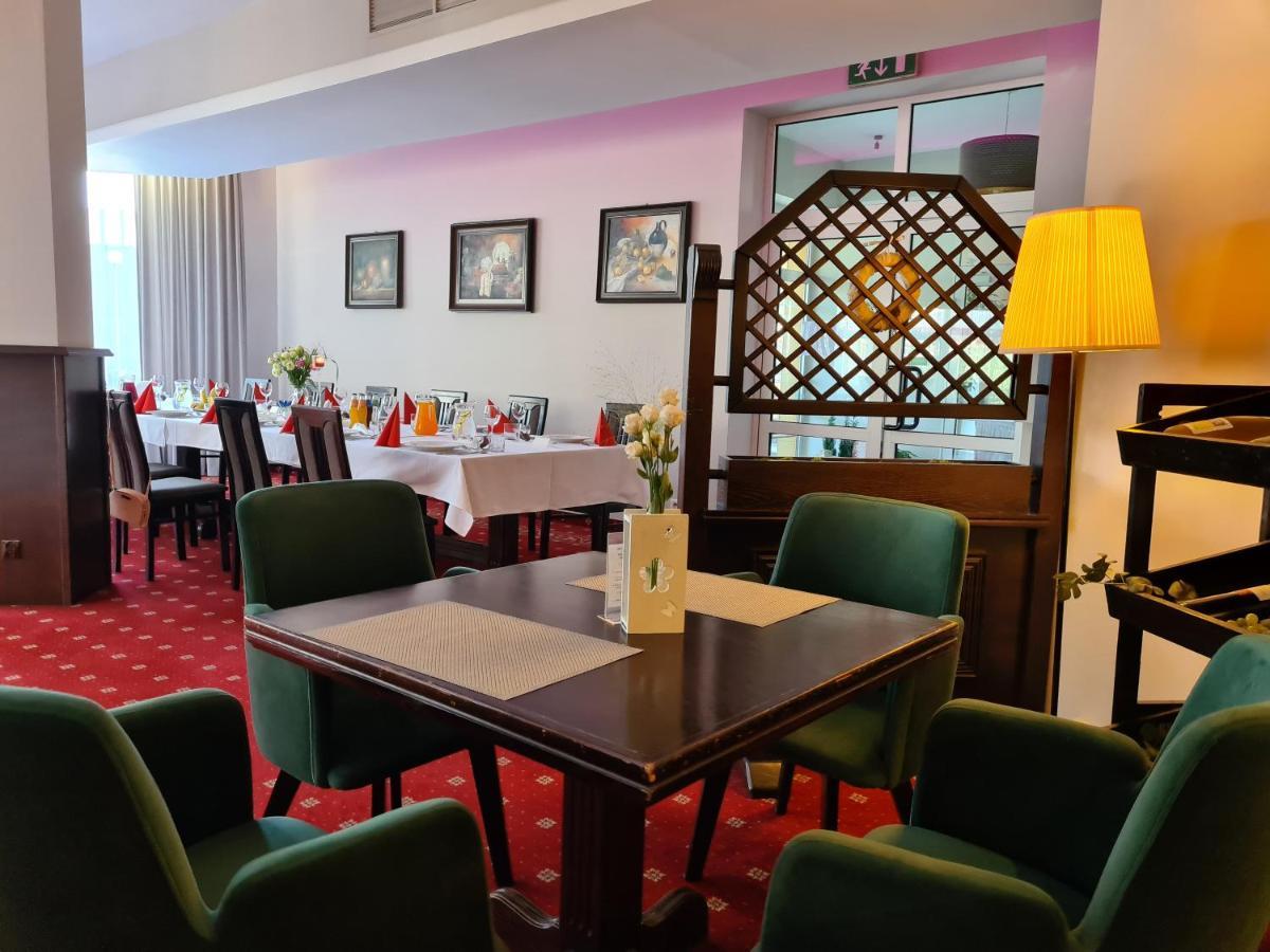 Hotel Mikulski Гливице Екстериор снимка