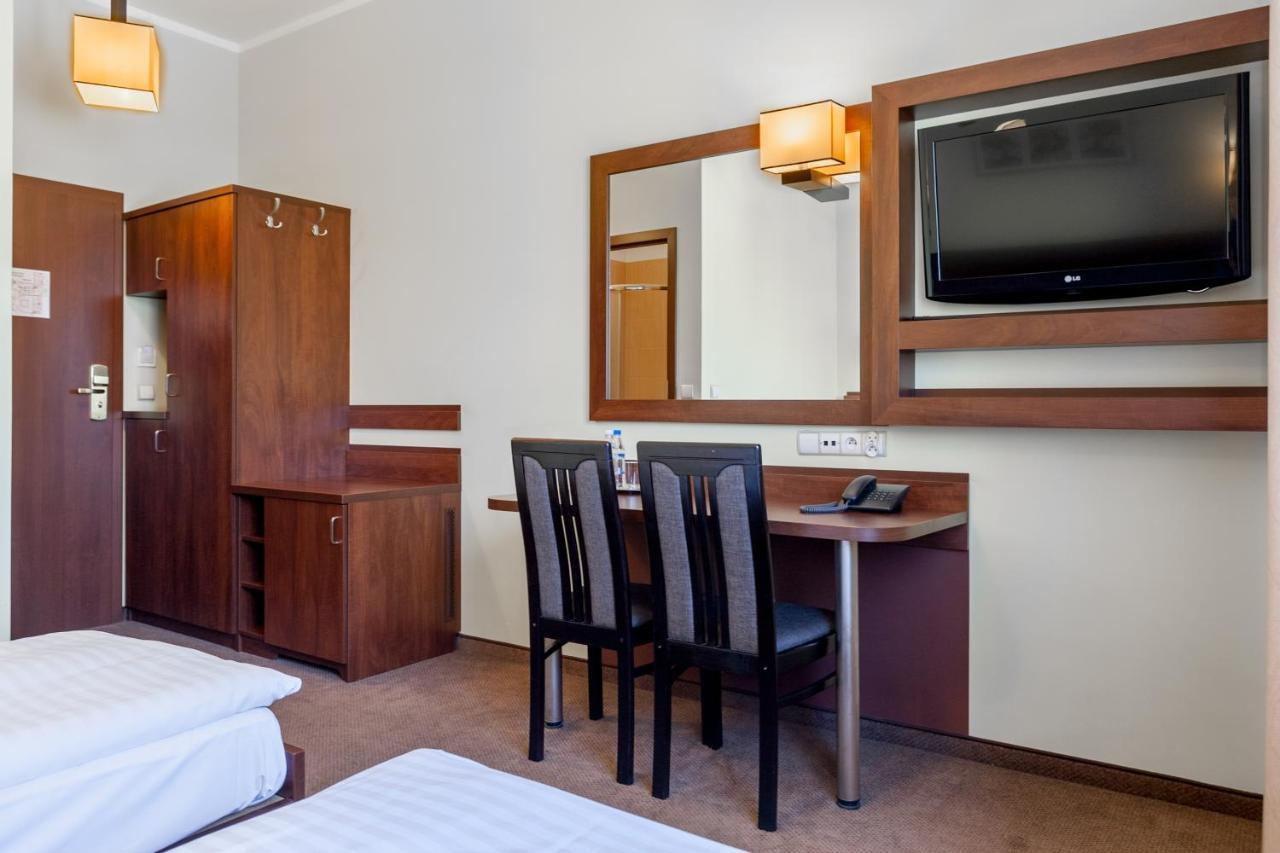 Hotel Mikulski Гливице Екстериор снимка