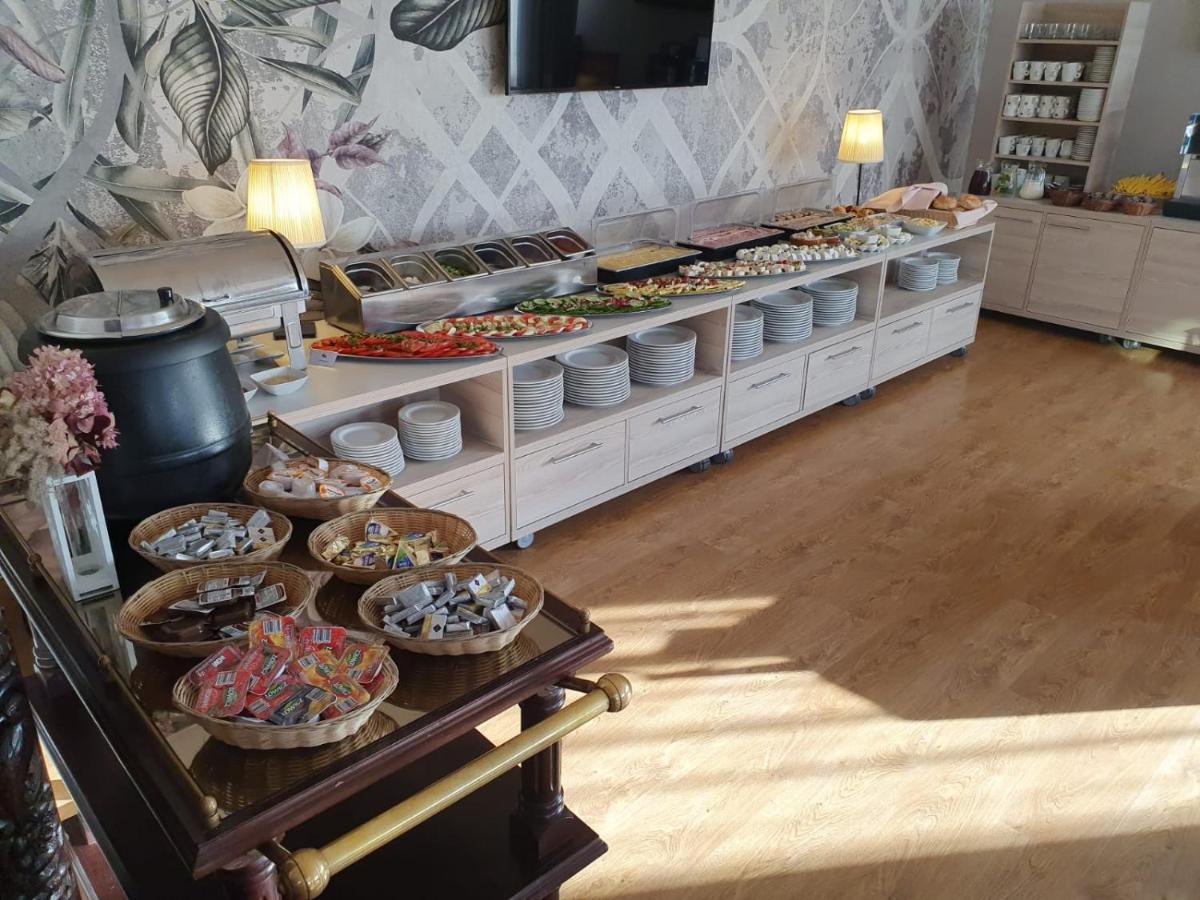 Hotel Mikulski Гливице Екстериор снимка